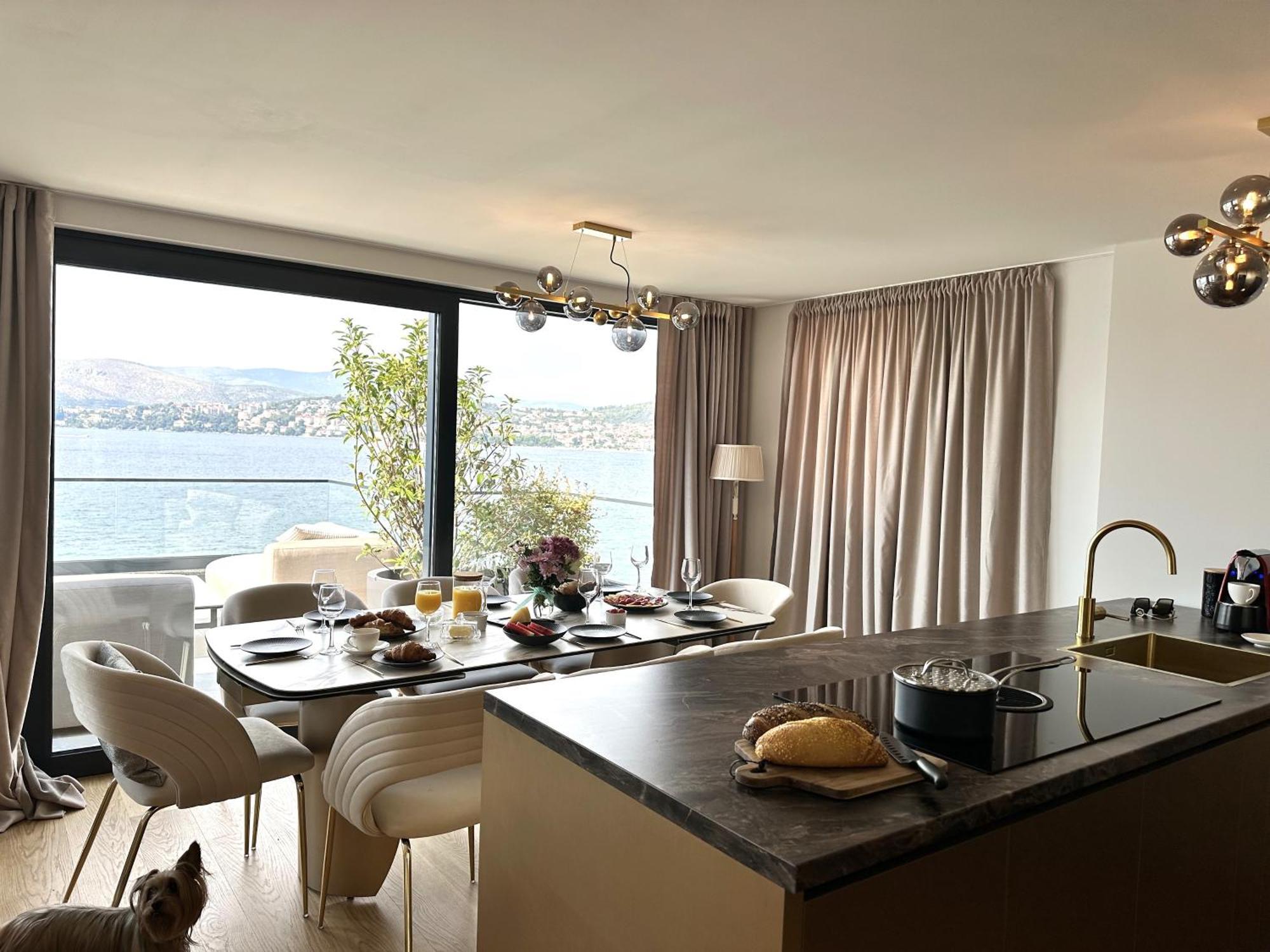 Villa Palace Al Nera โตรกีร์ ภายนอก รูปภาพ