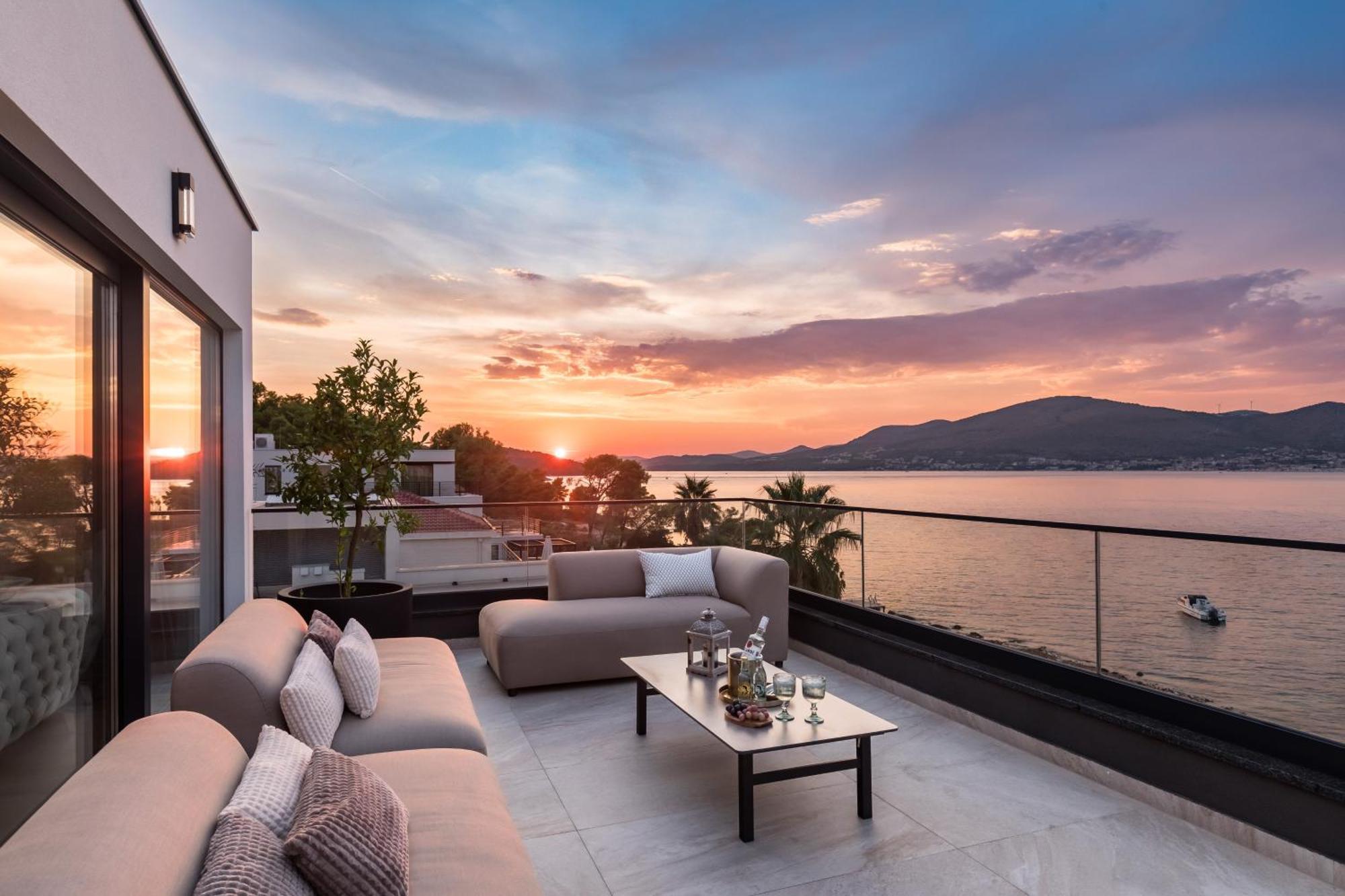 Villa Palace Al Nera โตรกีร์ ภายนอก รูปภาพ