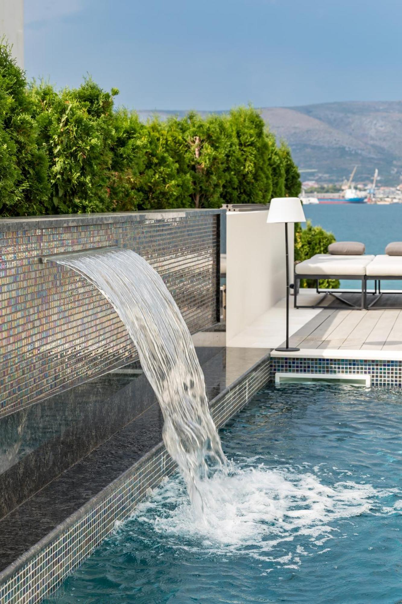 Villa Palace Al Nera โตรกีร์ ภายนอก รูปภาพ