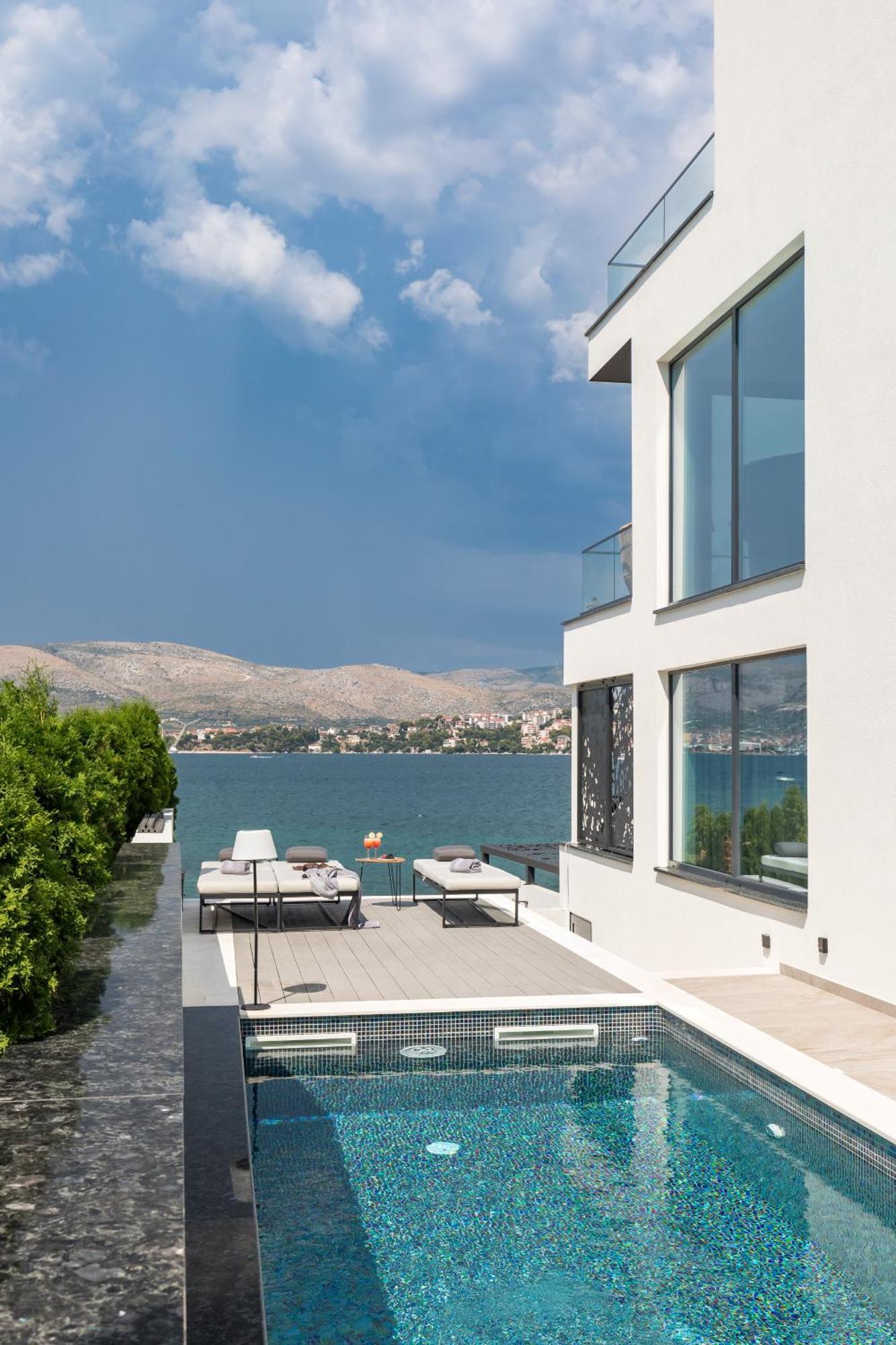 Villa Palace Al Nera โตรกีร์ ภายนอก รูปภาพ